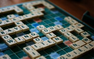 Juegos de mesa bilingües: diversión en familias que hablan español e inglés