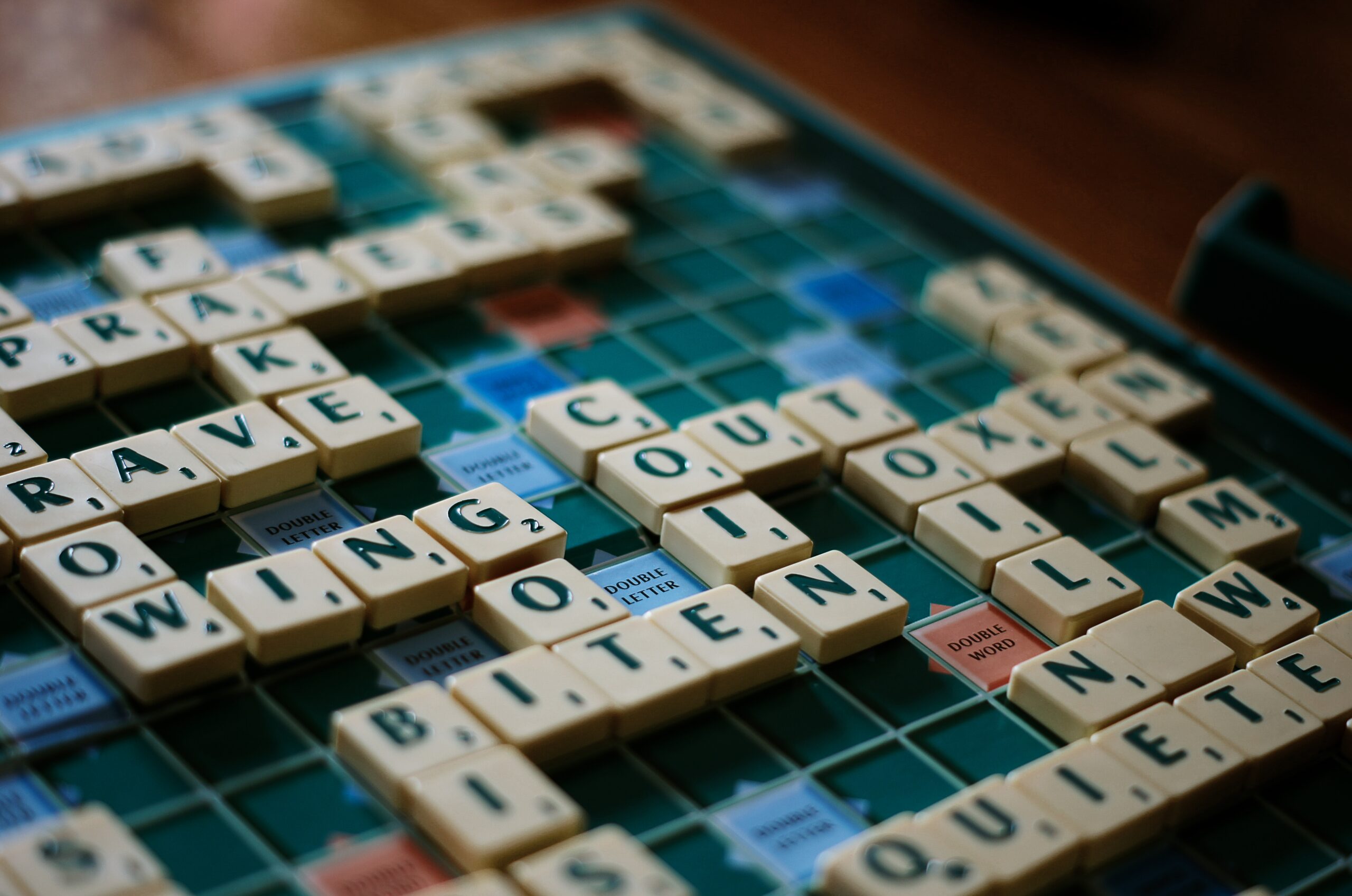 Juegos de mesa bilingües: diversión en familias que hablan español e inglés